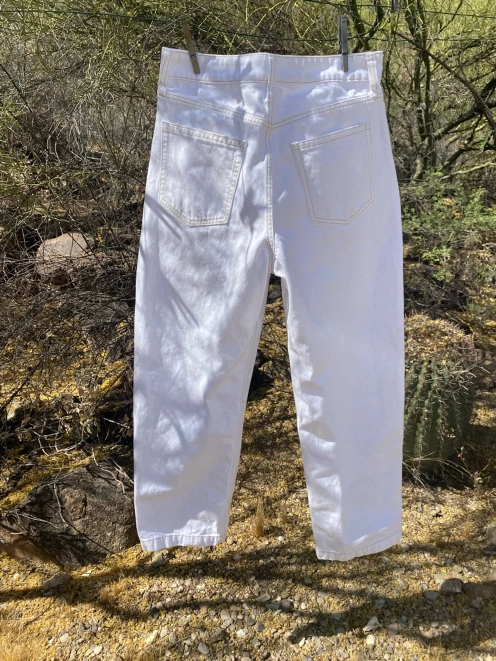 GAP High Rise Relaxed Barrel Jeans - Picture 3 of 8